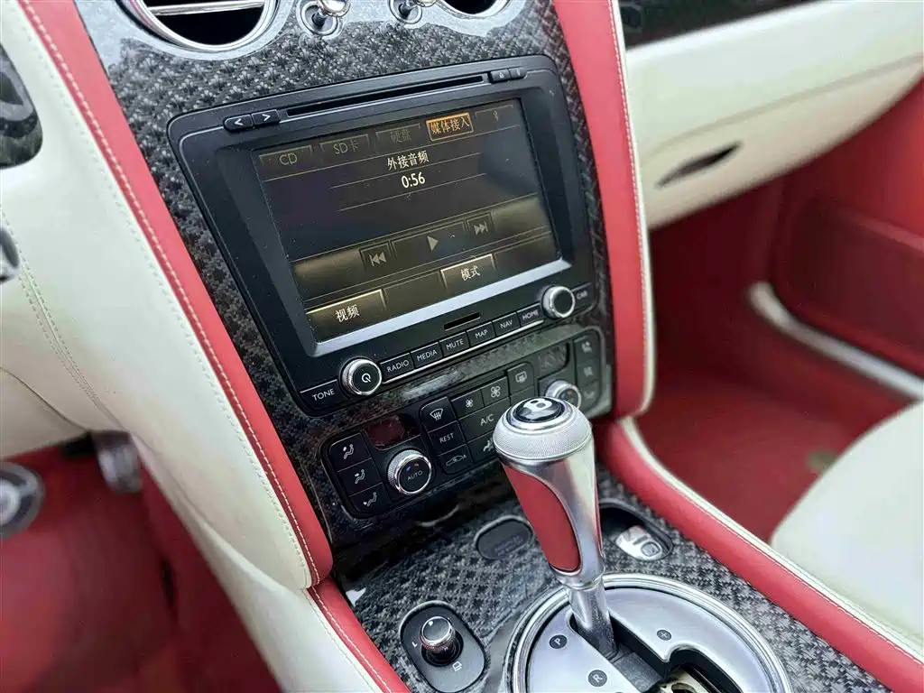Bentley Flying Spur 2012 6.0T Limited Edition фото 6