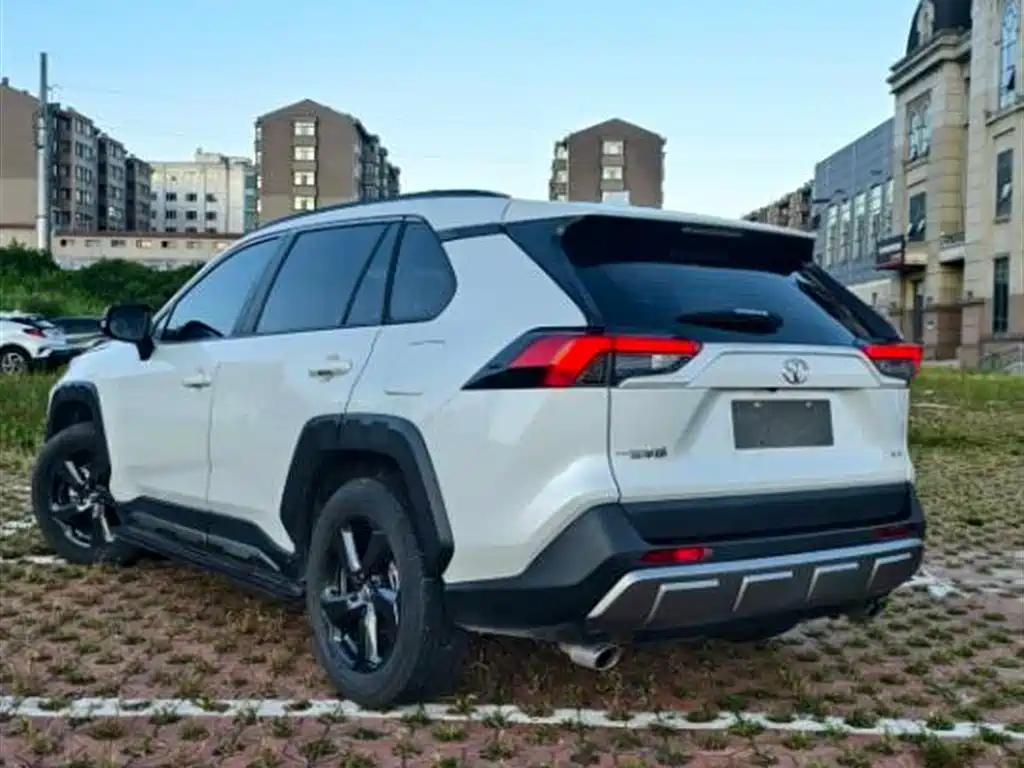 Toyota RAV4 Rongfang 2022 2.0L CVT 4WD Trend Plus Edition фото 4