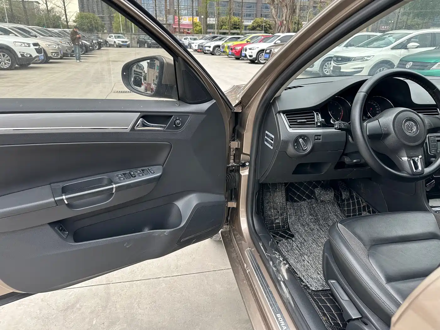 Volkswagen Bora 2015 Quality Edition 1.6L Automatic Comfort фото 4