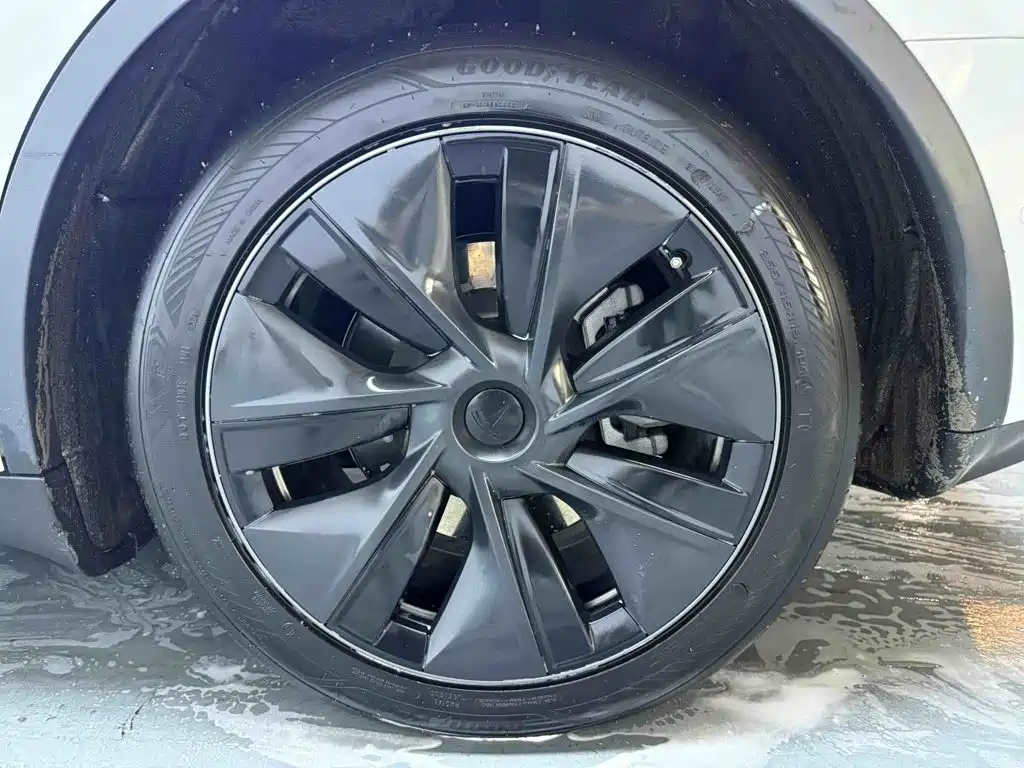 Фото 23 - Tesla Model Y