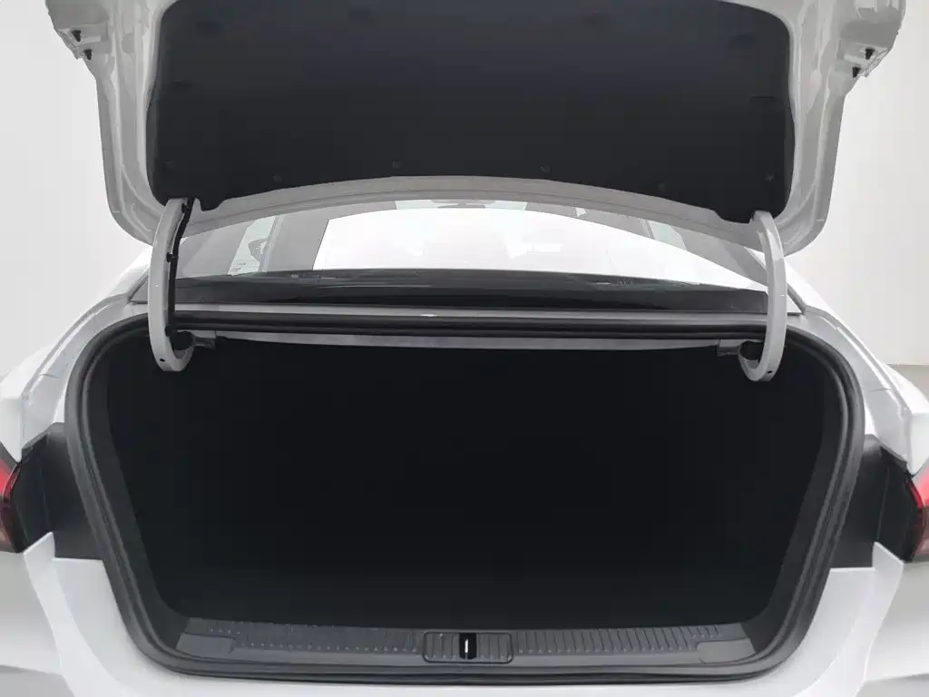 MG MG5 2025 2025 180DVVT Global Pioneer Edition