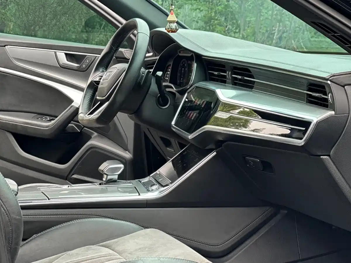 Audi A6L 2021 45 TFSI quattro Exclusive Sport фото 9