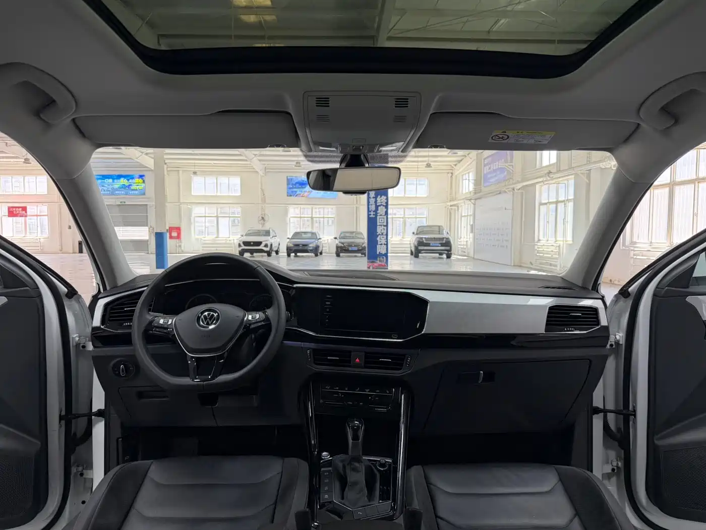 Volkswagen Tayron 2022 330TSI 2WD Luxury Smart Connect Edition фото 9