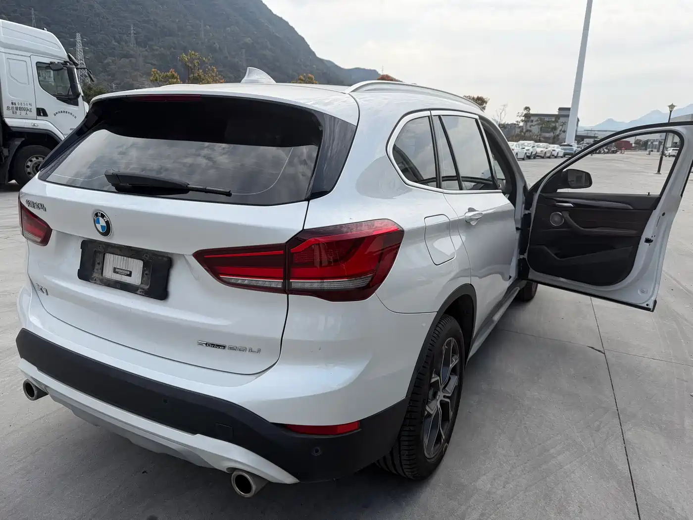 BMW X1 2022 sDrive20Li Fashion фото 14