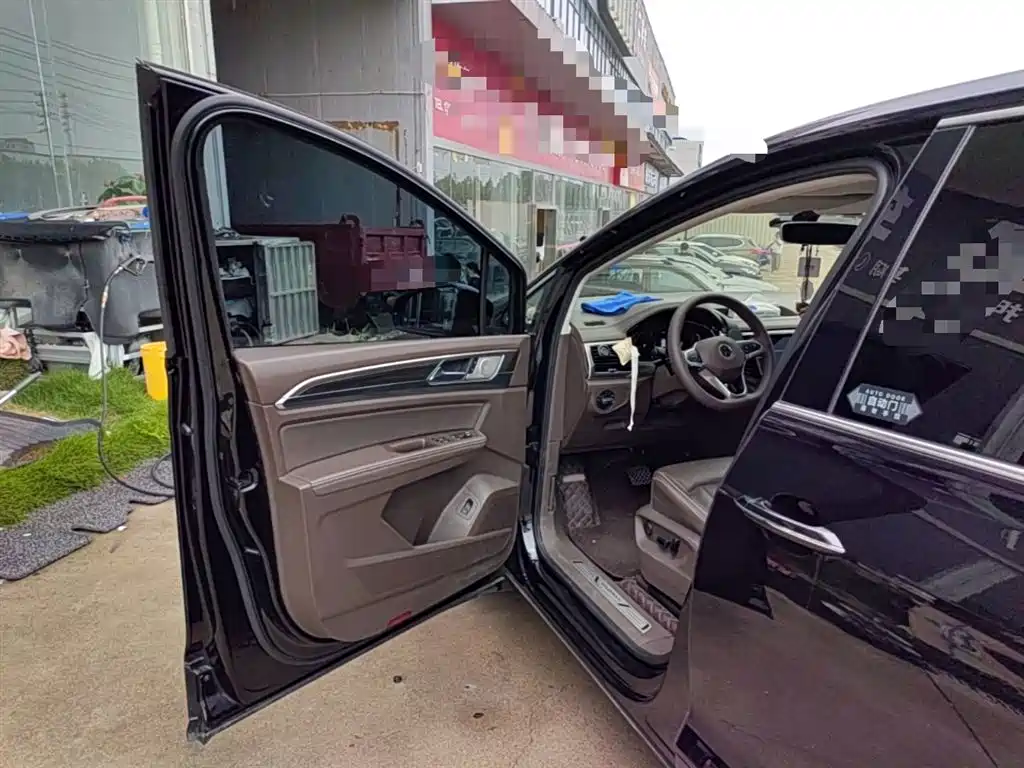 Volkswagen Viloran 2020 330TSI Luxury Edition фото 16