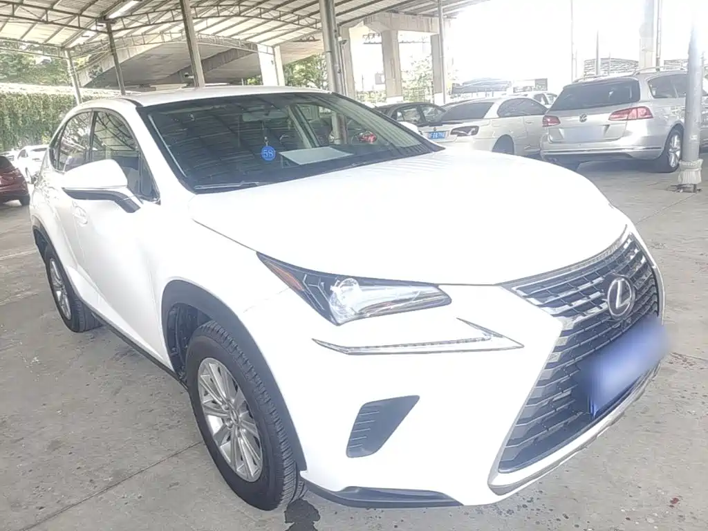 Фото 4 - Lexus NX