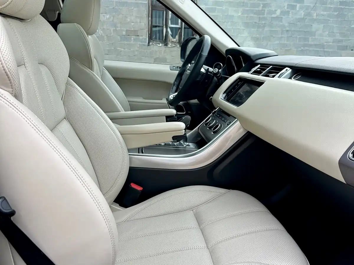 Land Rover Range Rover Sport фото 10