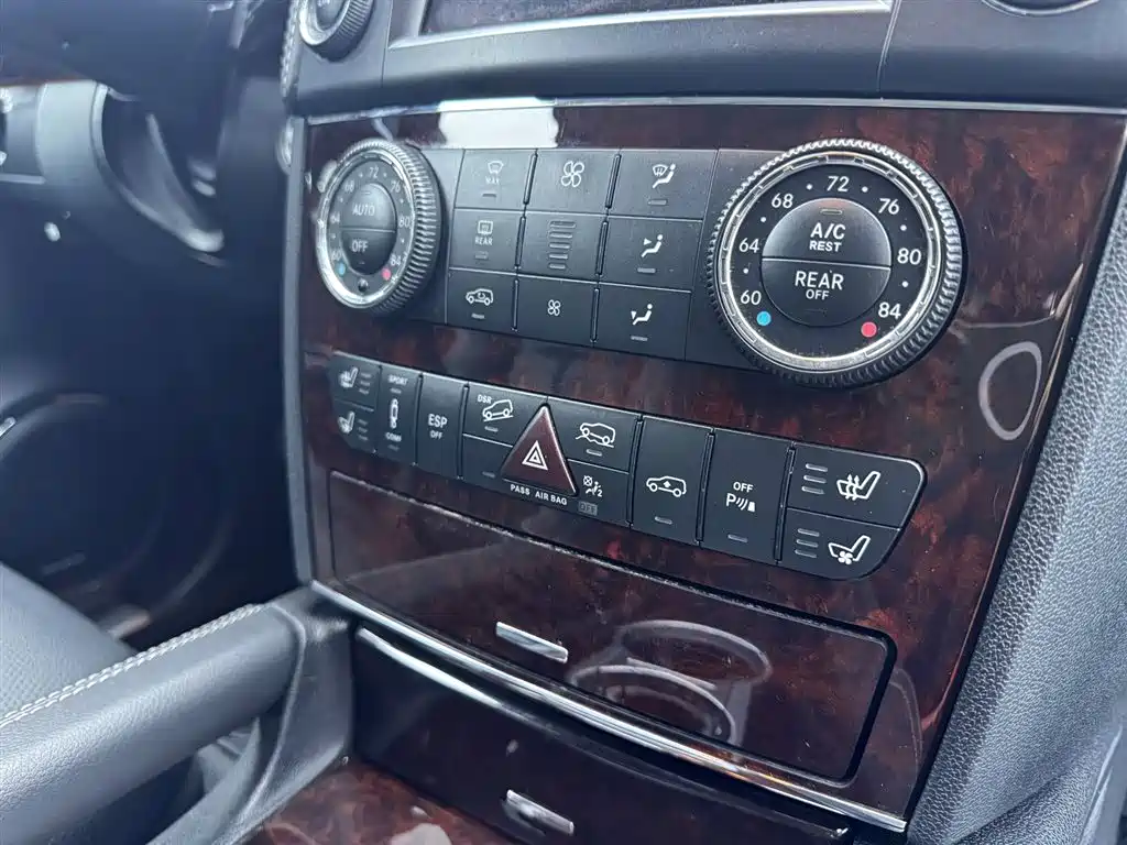 Mercedes-Benz GL-Class фото 15