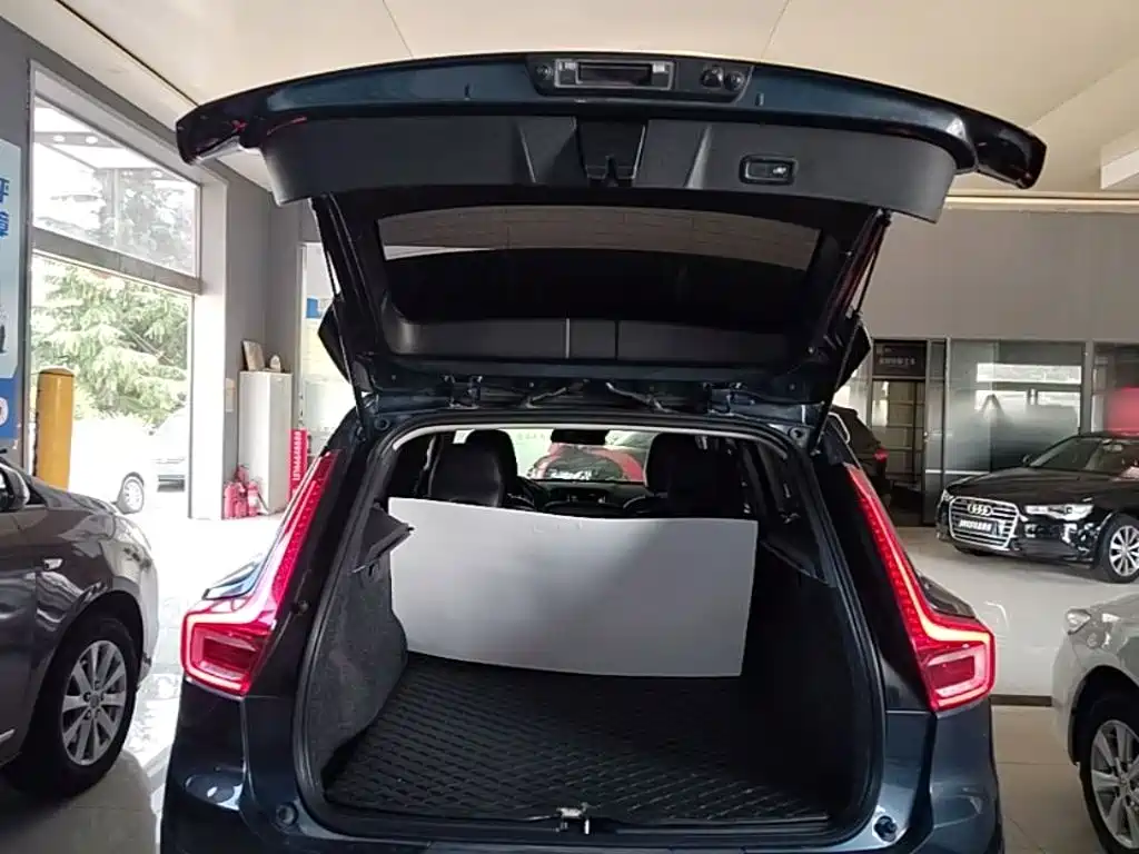 Photo 19 - Volvo XC40