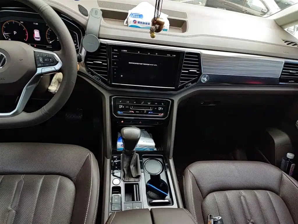 Volkswagen Viloran 2020 330TSI Luxury Edition фото 13