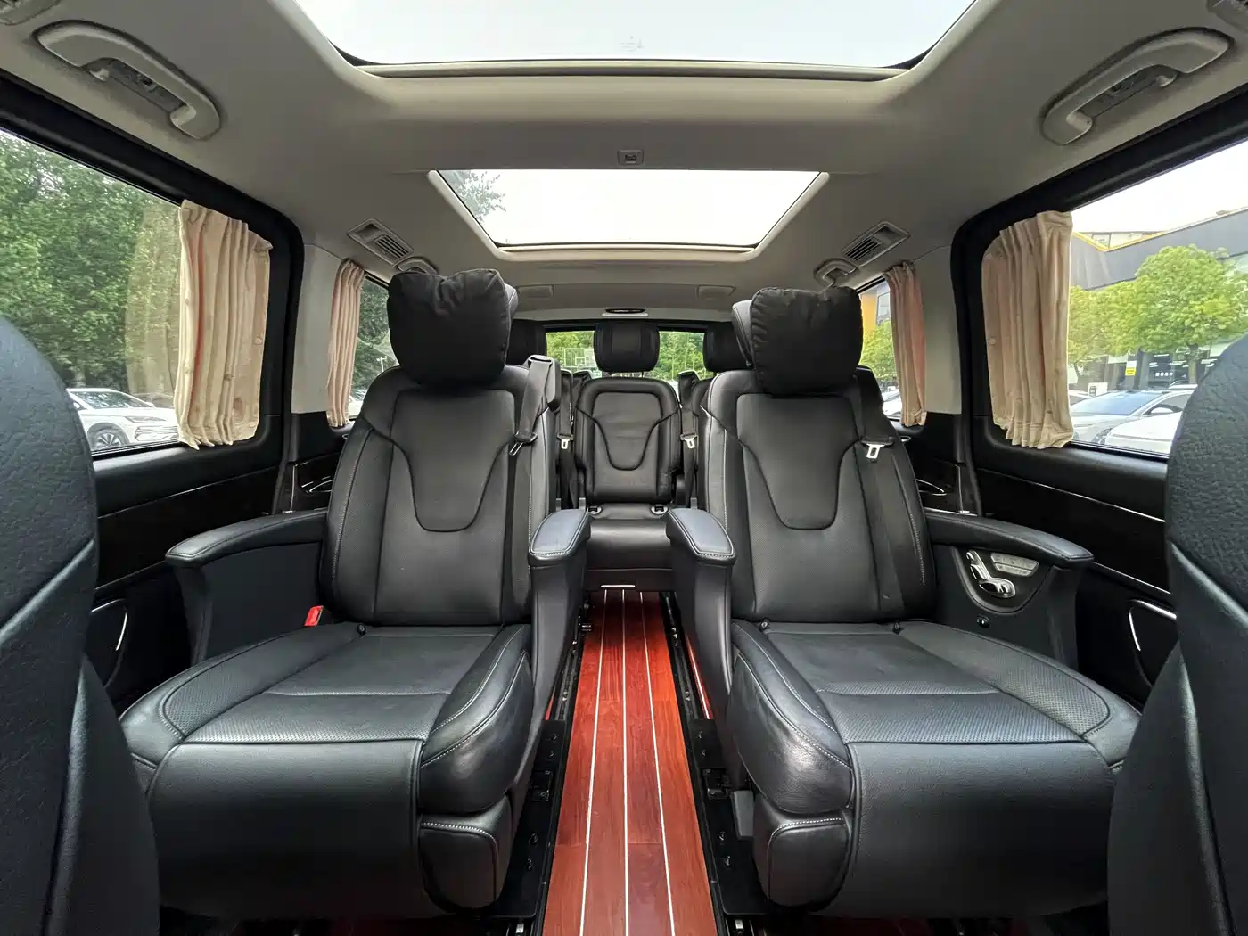 Mercedes-Benz V-Class 2018 V 260 Premium Edition China VI фото 3