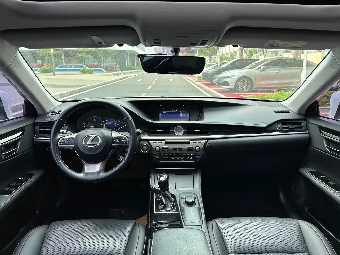 Lexus ES 2015 200 Elite Edition фото 12