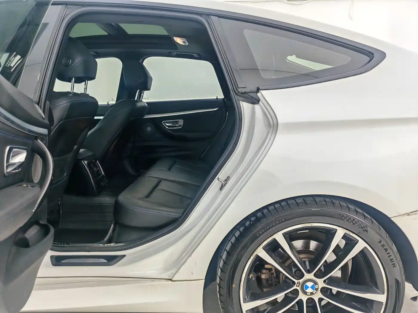BMW 3 Series GT 2021 2020 330i M Sport Night Edition