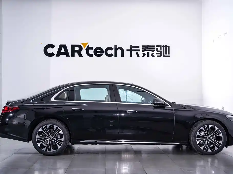 Фото 2 - Mercedes-Benz E-Class