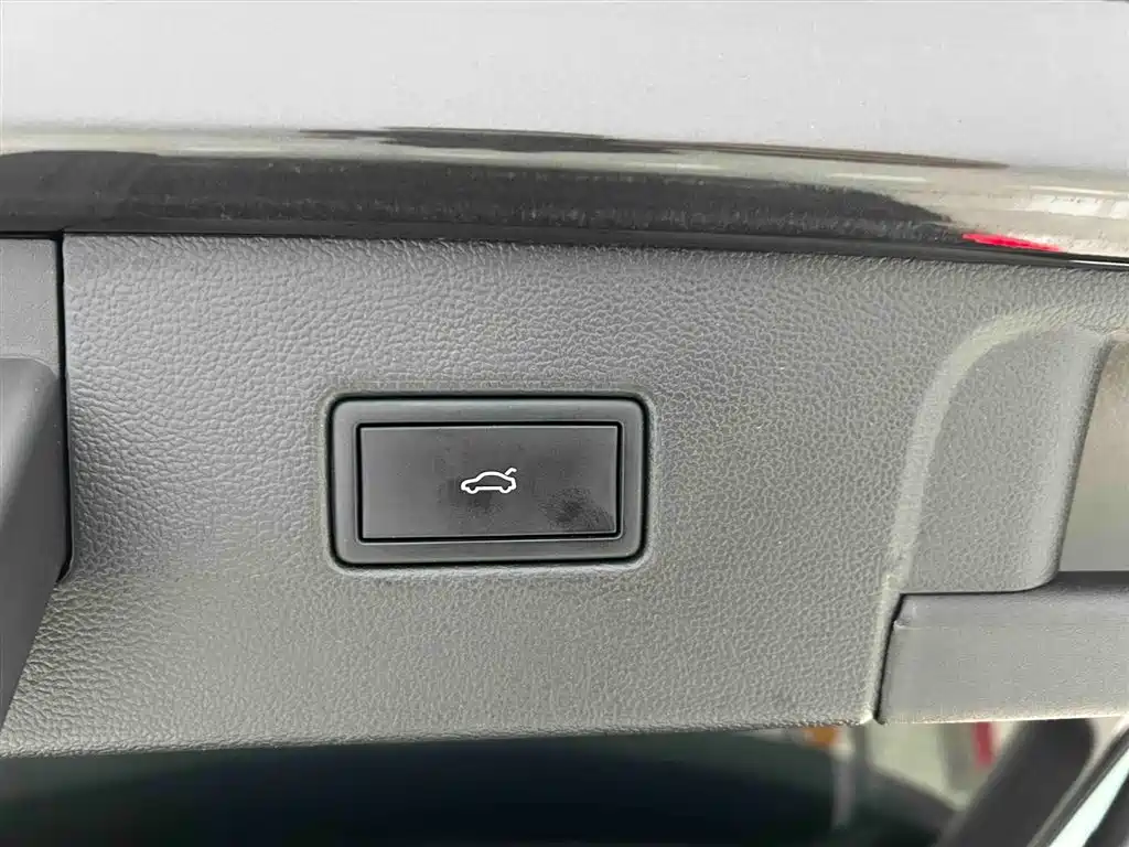 Volkswagen Tayron 2023 280TSI 2WD Luxury Plus Advanced Edition фото 17