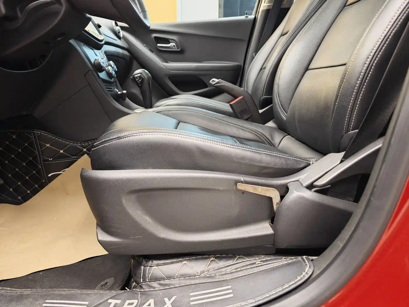Chevrolet Trax 2016 1.4T Automatic 2WD Comfort Sunroof Edition фото 10