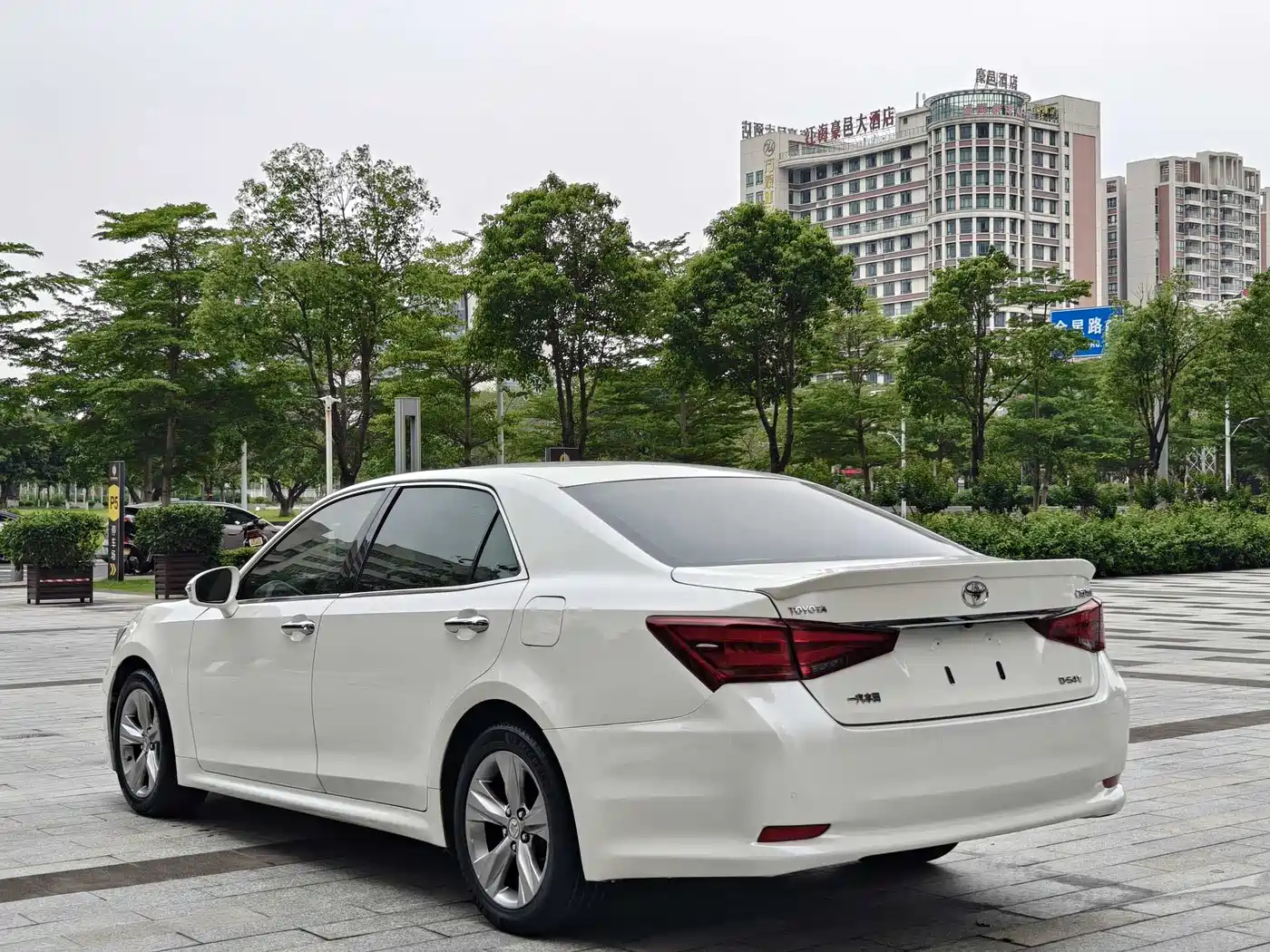 Toyota Crown 2015 2.0T Fashion фото 9