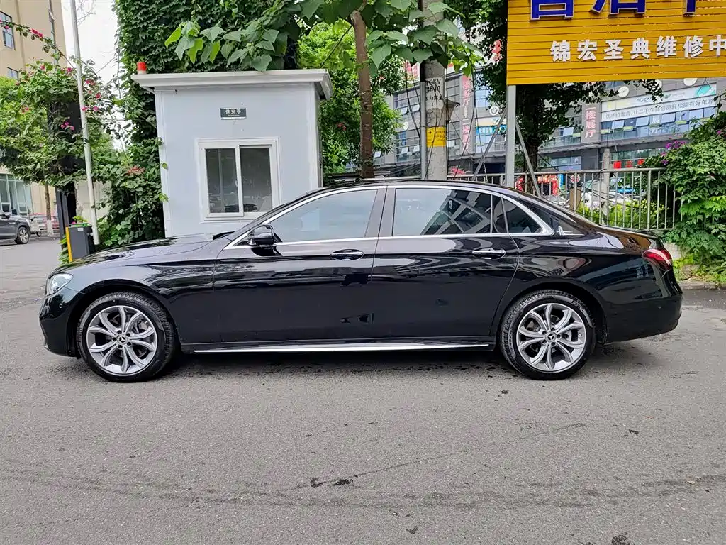 Mercedes-Benz E-Class 2022 E 300 L Sport Fashion фото 3