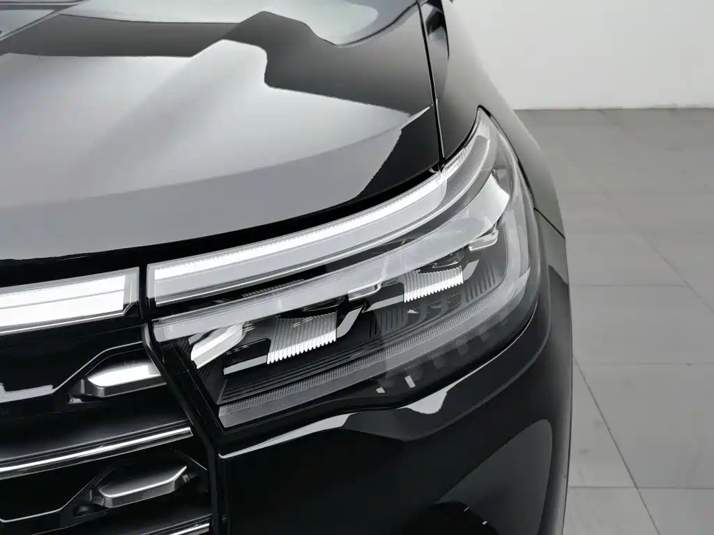 Фото 7 - Ford Explorer