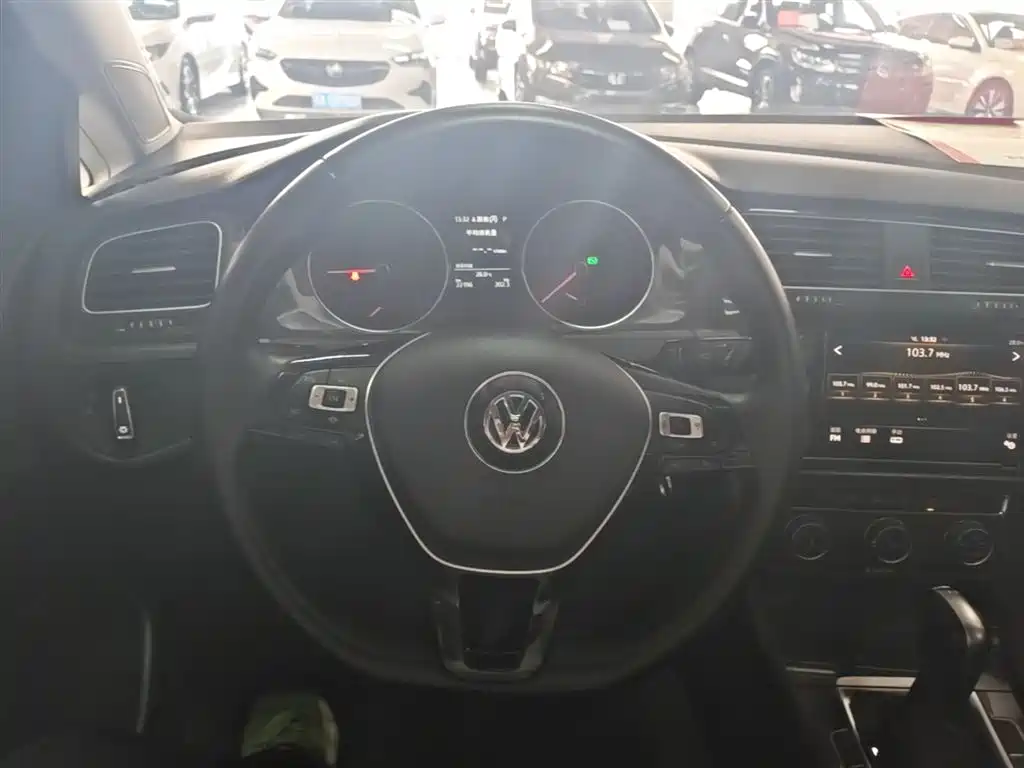 Volkswagen Golf 2019 200TSI DSG Comfort Progressive China VI фото 11
