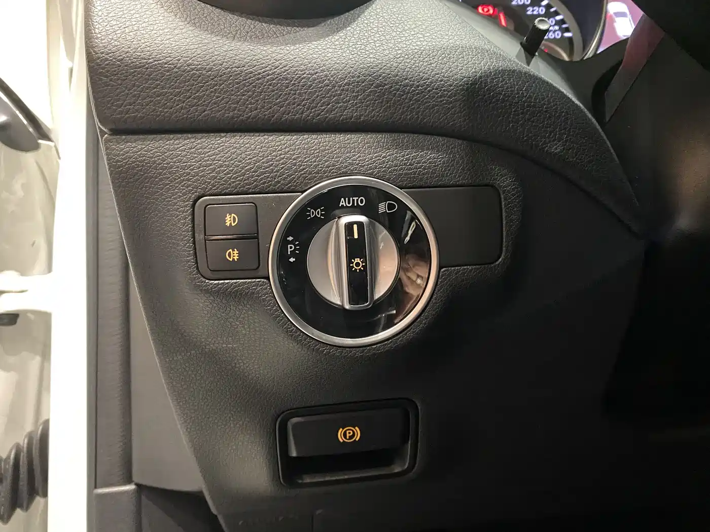 Mercedes-Benz GLA 2016 GLA 220 4MATIC Fashion фото 5