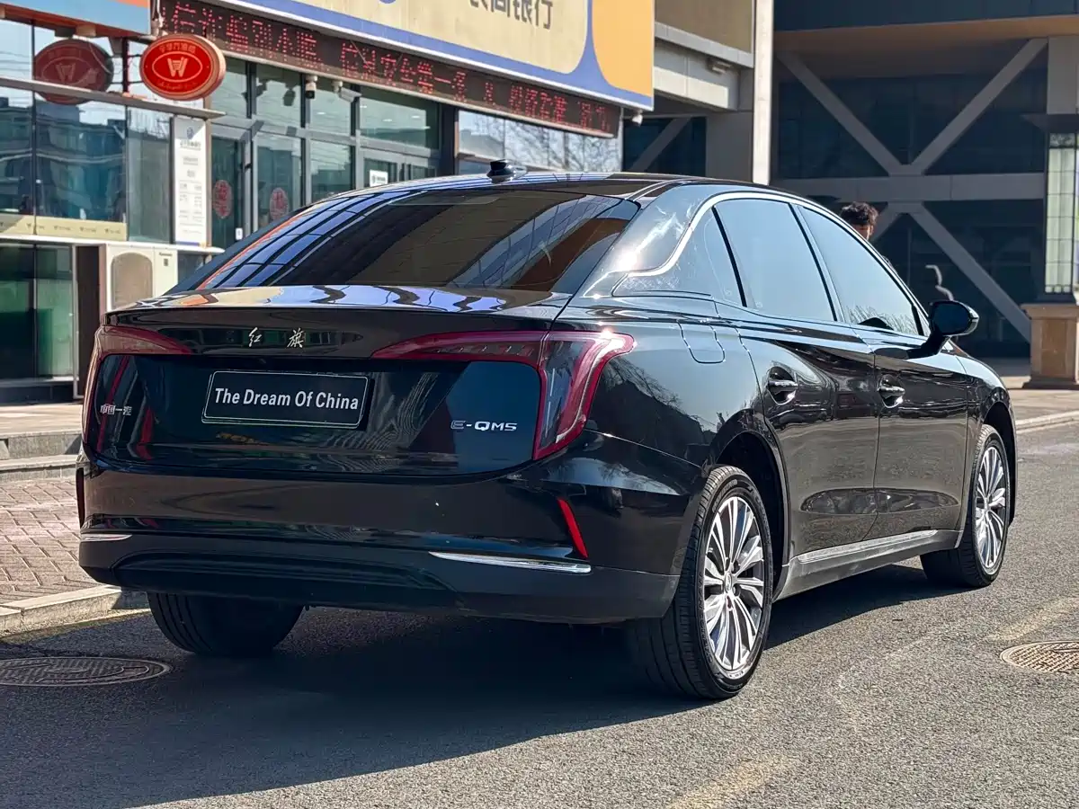 Hongqi HONGQI E QM5