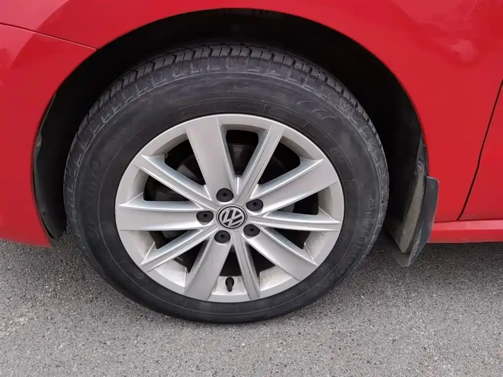 Volkswagen Polo 2014 1.6L Automatic Comfort Edition фото 23