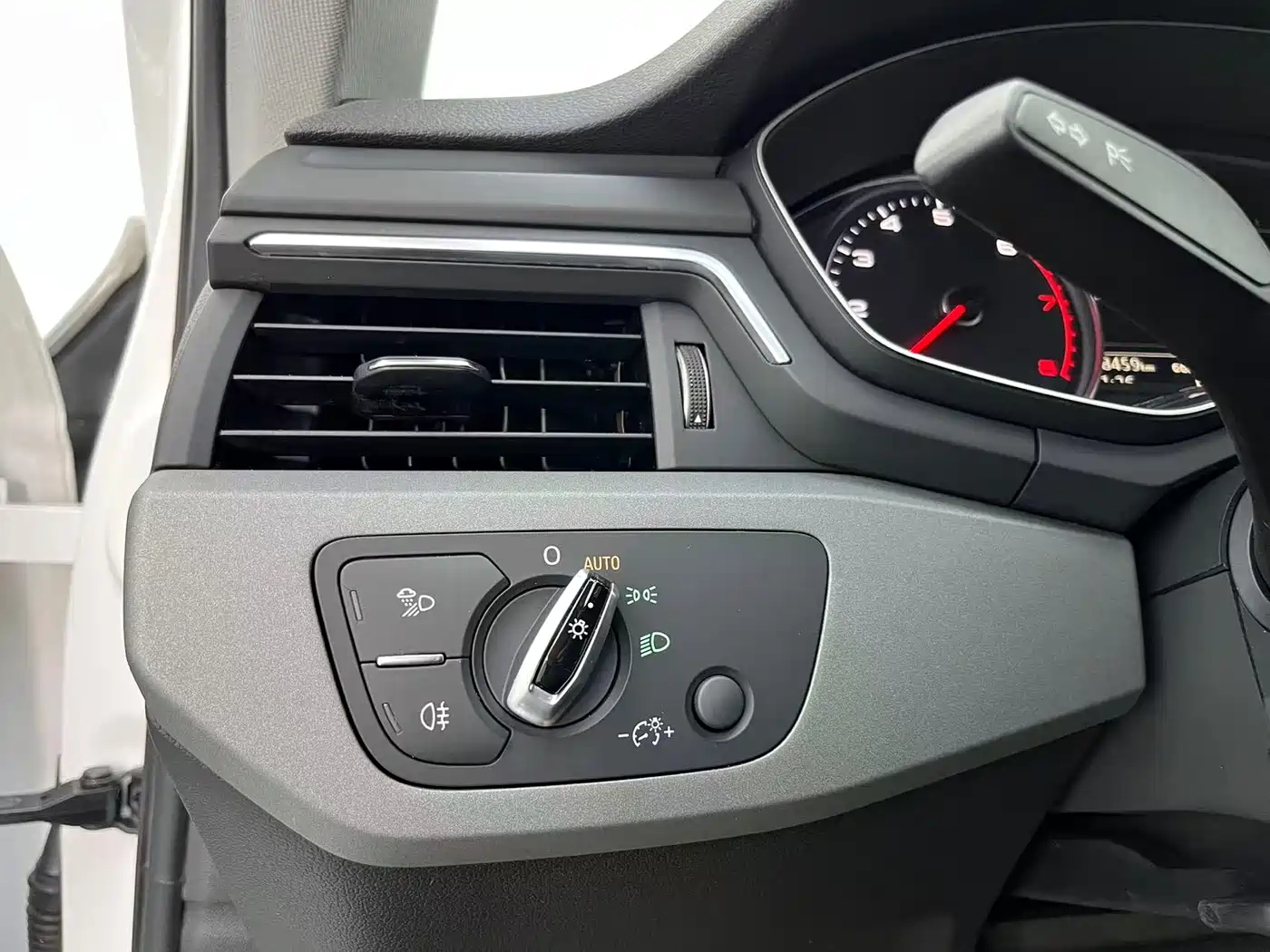 Audi A4L 2018 30th Anniversary 40 TFSI Progressive фото 13