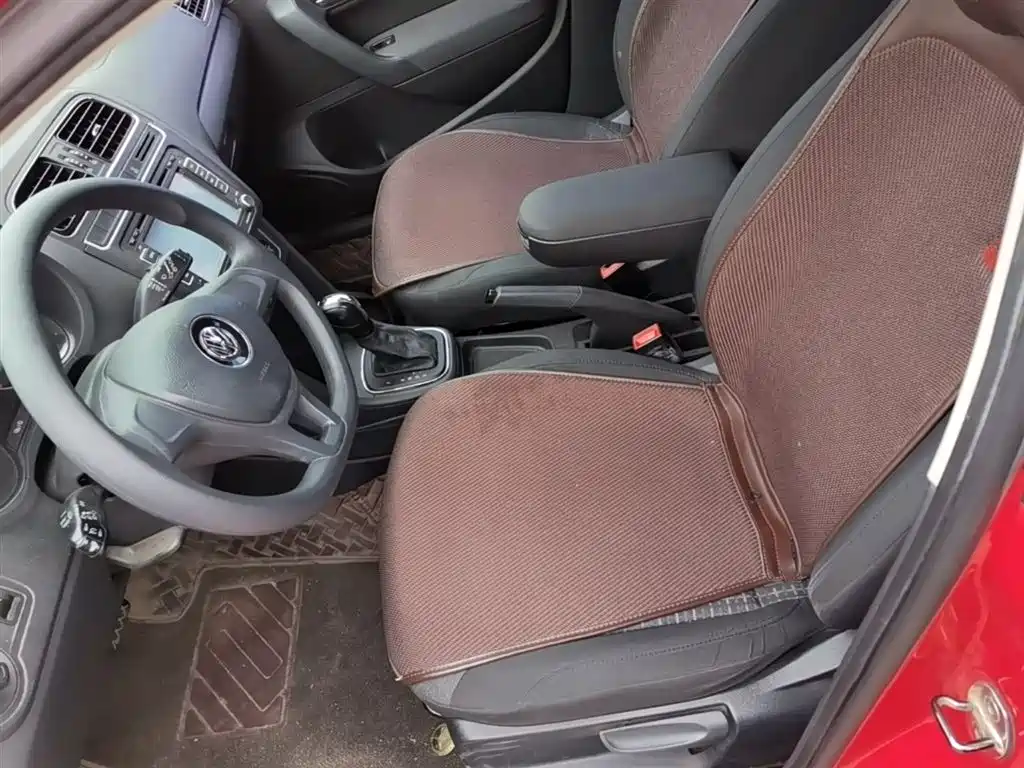 Volkswagen Polo 2014 1.6L Automatic Comfort Edition фото 15