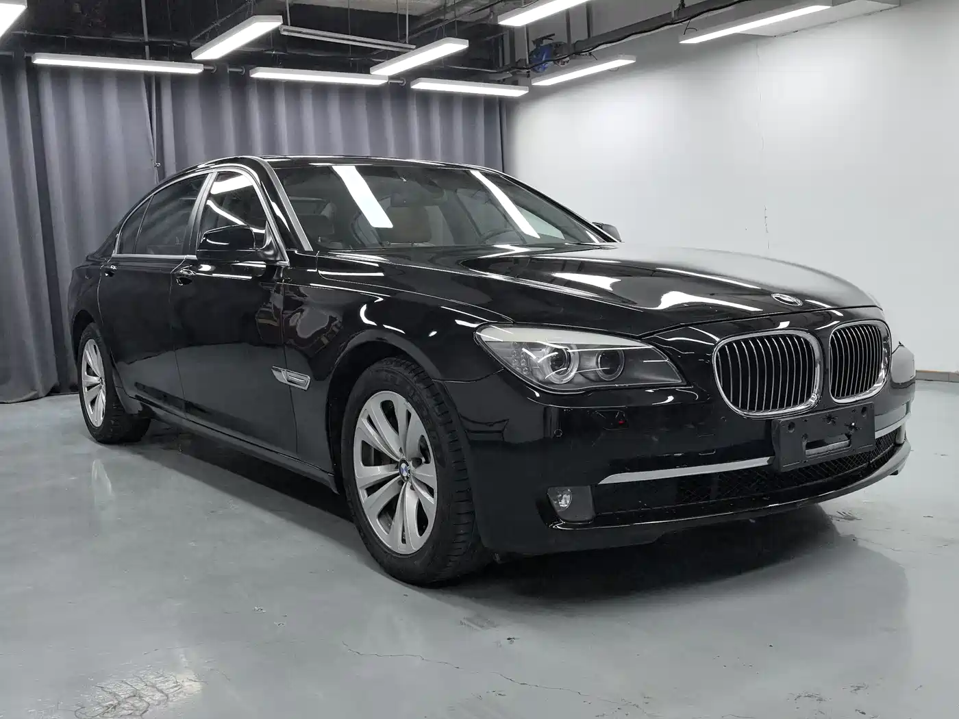 BMW 7 Series 2011 730Li Elegance фото 3