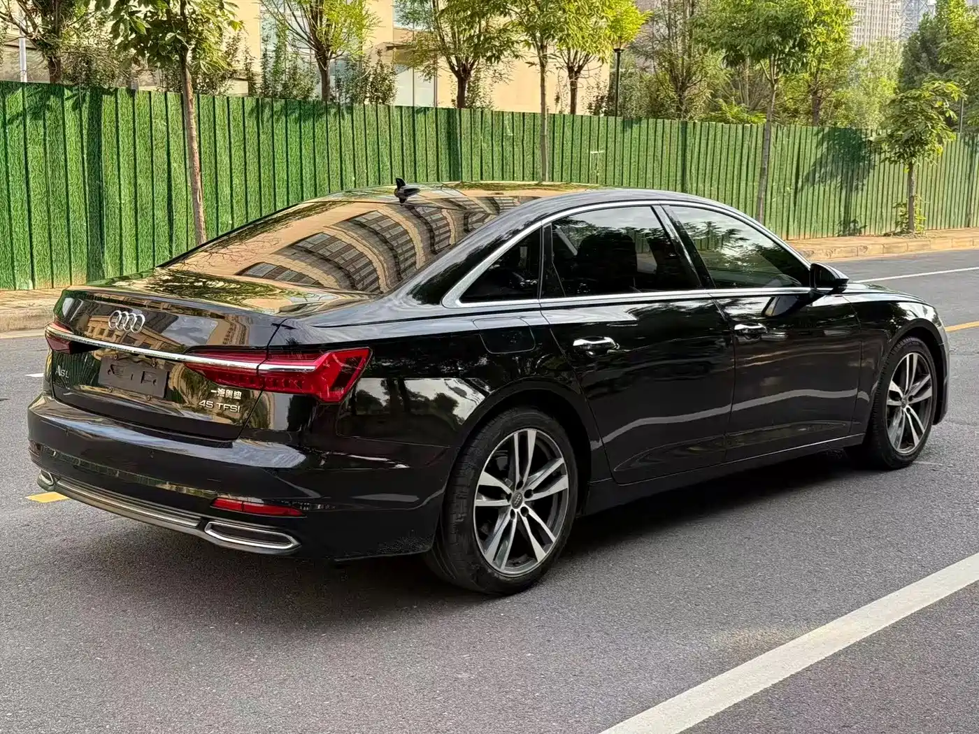 Фото 7 - Audi A6L