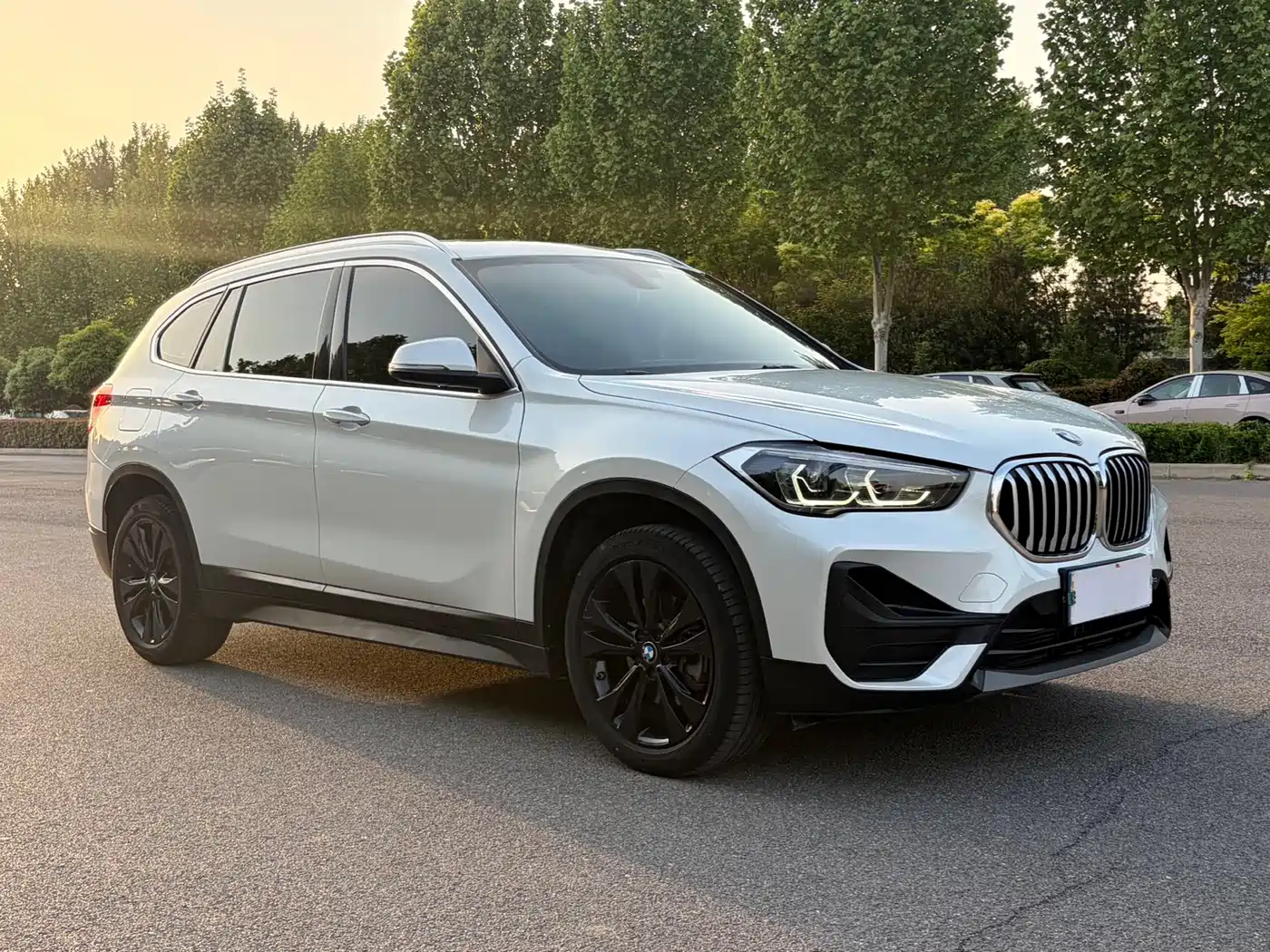 BMW X1 2022 sDrive20Li Fashion фото 3