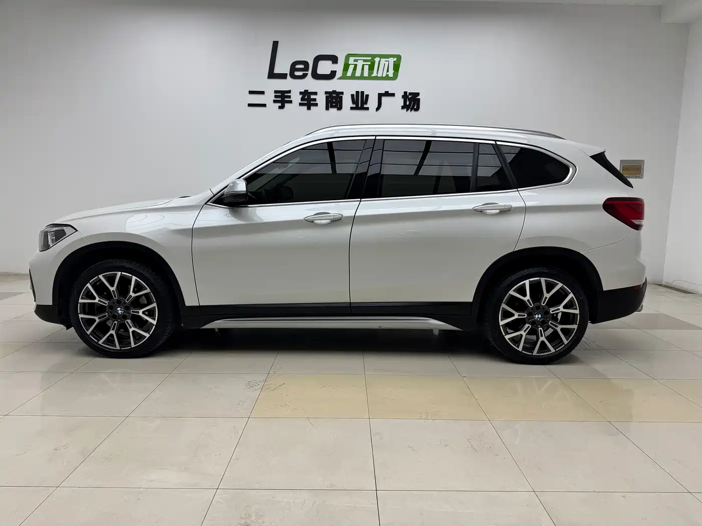BMW X1 2022 xDrive25Li Premium фото 12