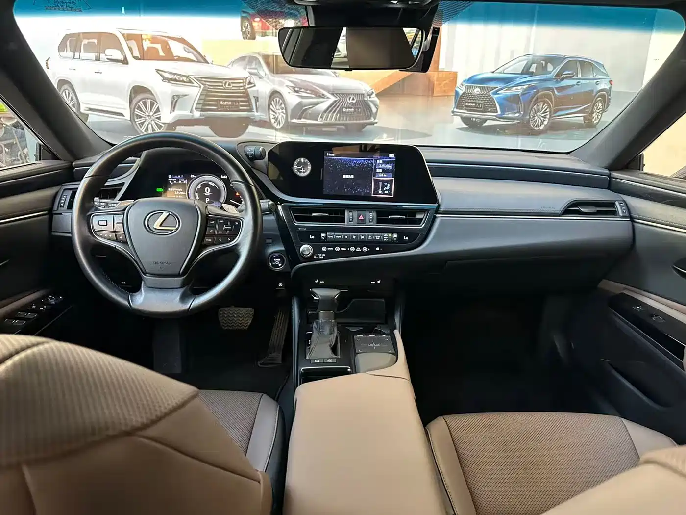 Lexus ES 2021 300h Excellence Edition фото 15