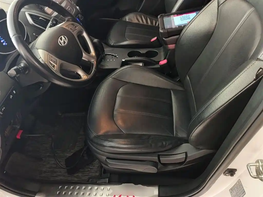 Hyundai Beijing Hyundai ix35 2015 2.0L Automatic 2WD Smart Type China IV фото 15