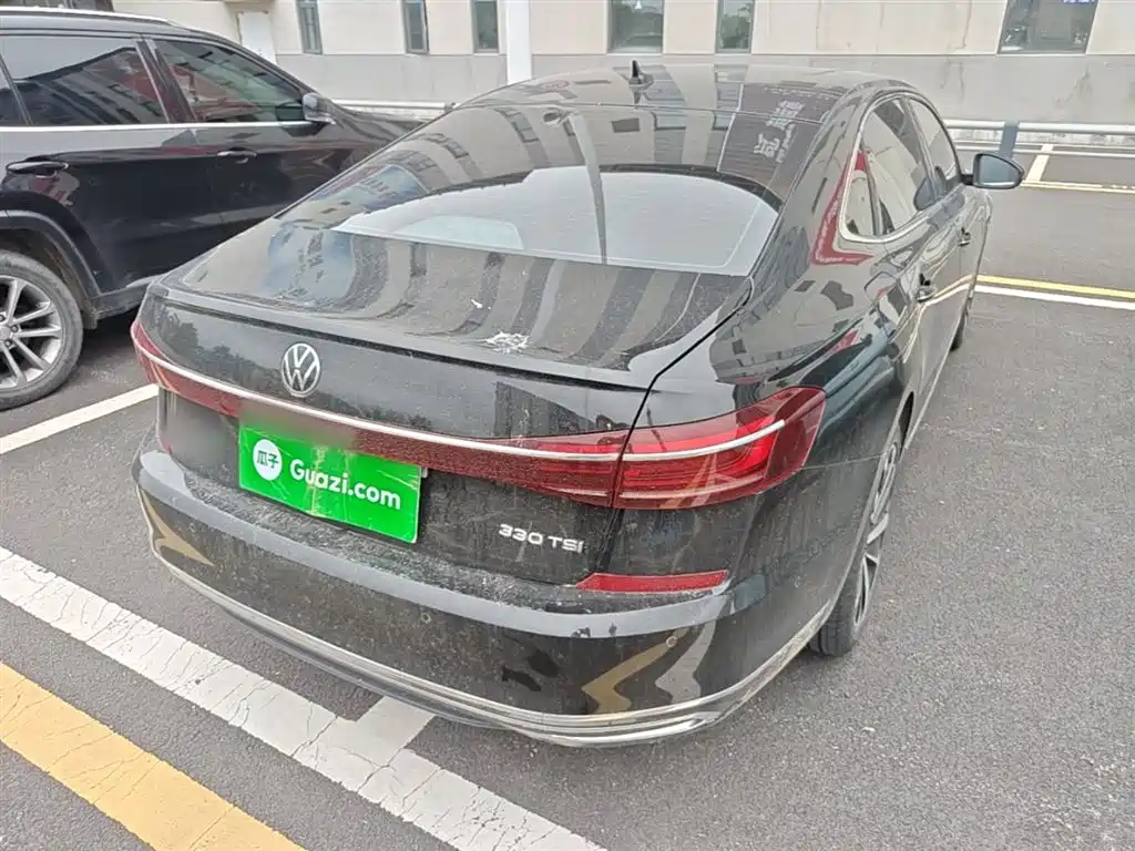 Volkswagen Passat 2023 330TSI Luxury Edition фото 7