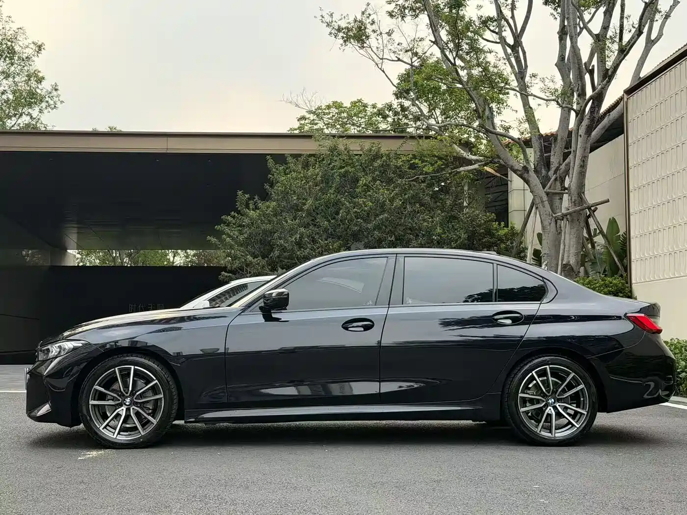 BMW 3 Series 2025 325i M Sport Package фото 15