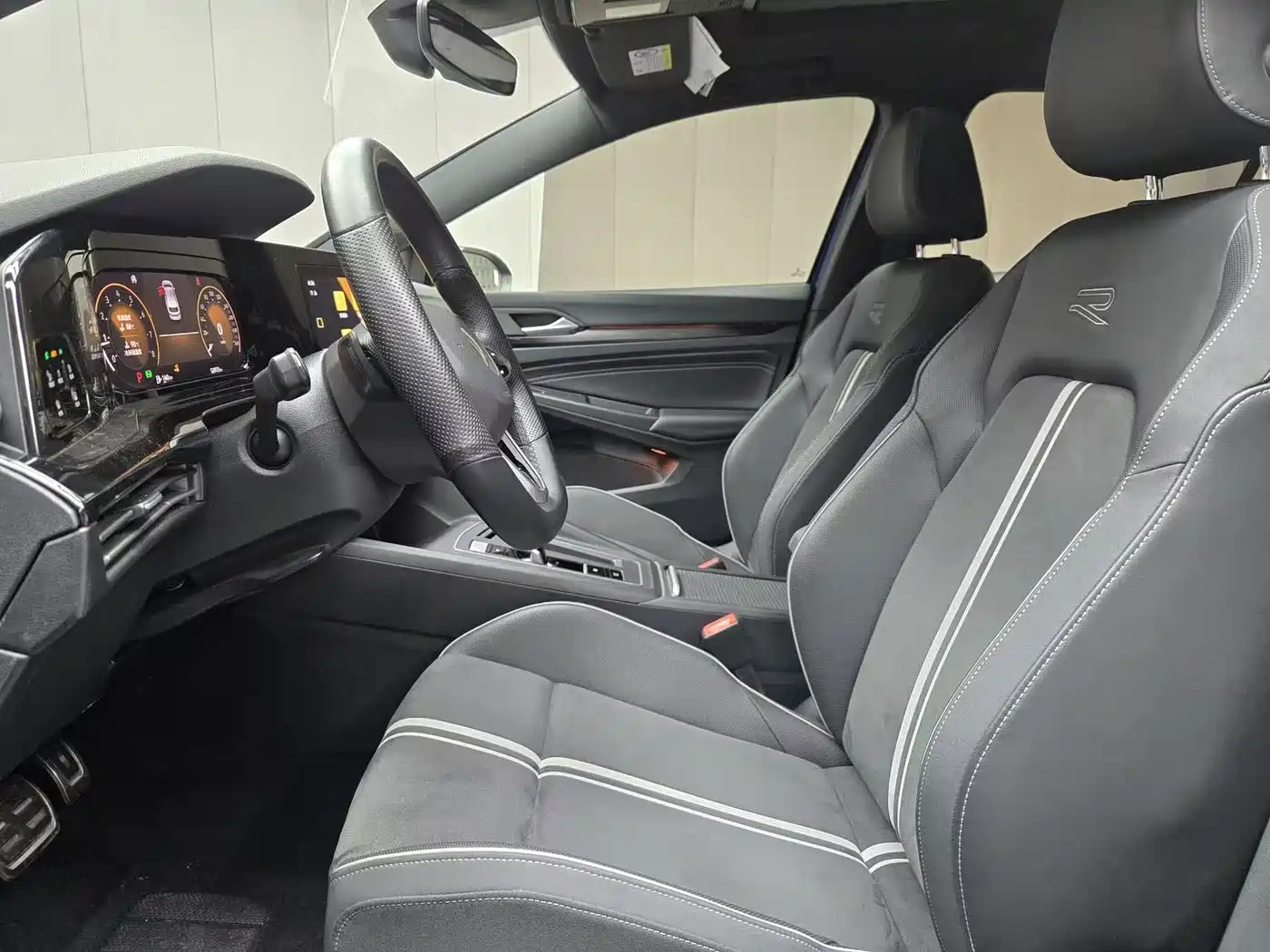 Volkswagen Golf 2021 280TSI DSG R-Line фото 6