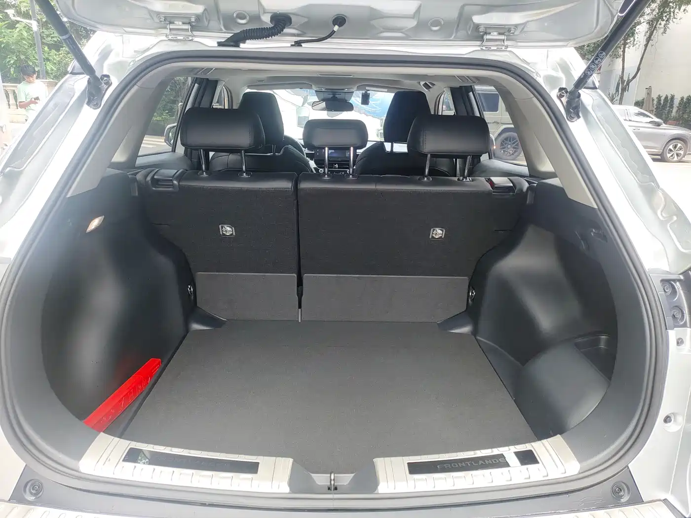 Toyota Frontlander 2023 2.0L Smart Hybrid Dual Engine Leading Edition фото 13