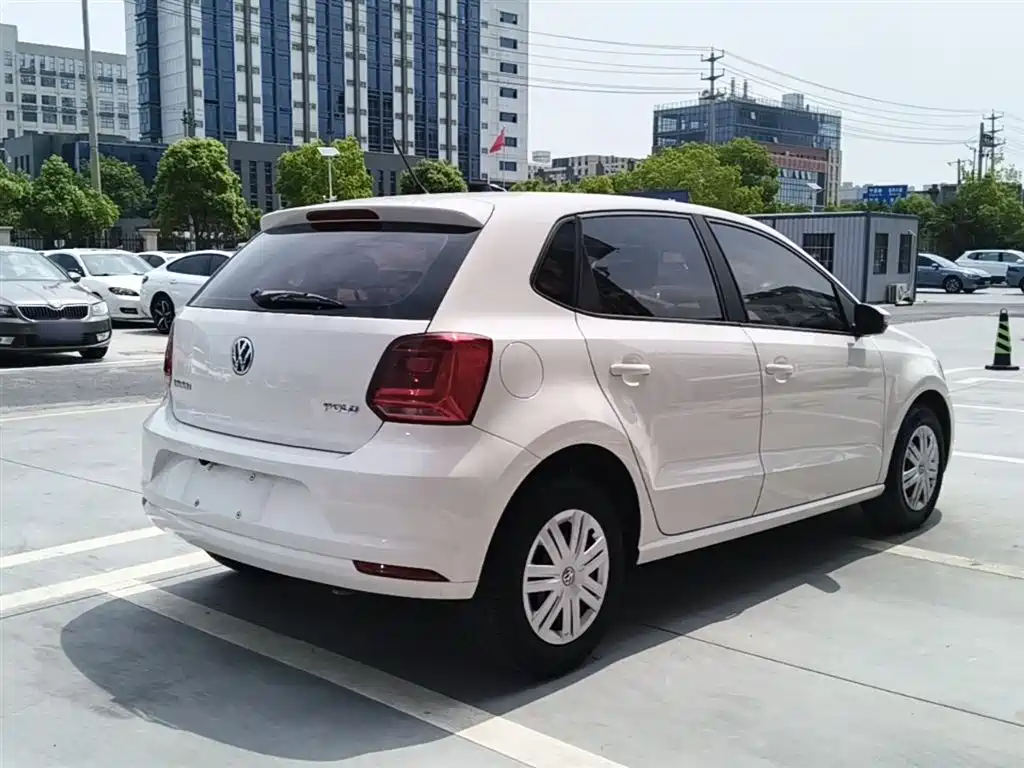 Volkswagen Polo 2016 1.4L Automatic Trend фото 7