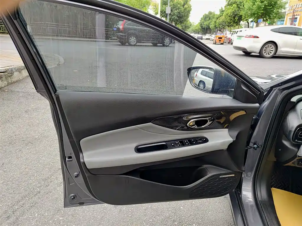 GAC Trumpchi Trumpchi Emkoo 2021 270T DCT J16 Edition фото 6