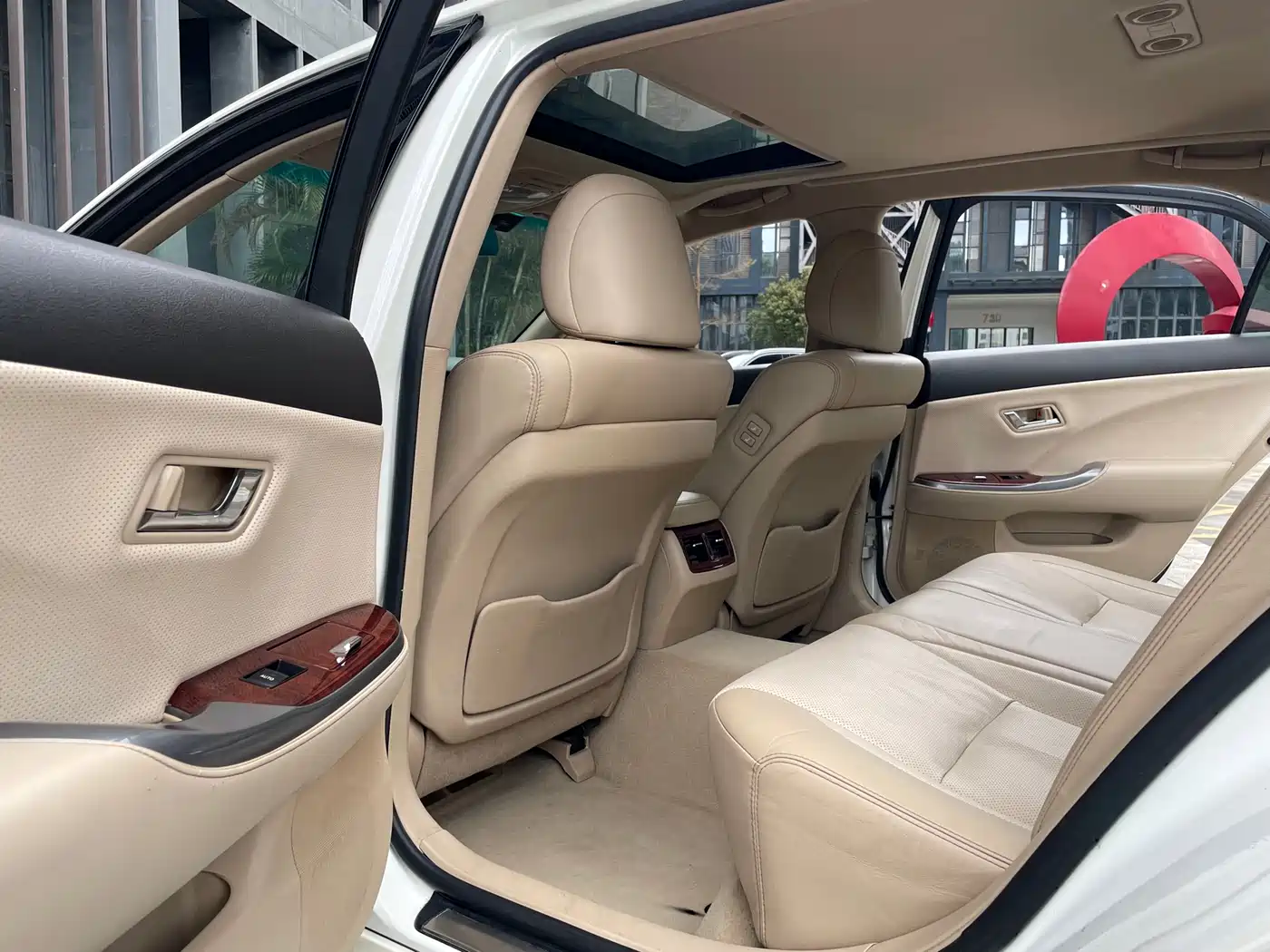 Toyota Crown 2012 2.5L Royal Leather Edition фото 8
