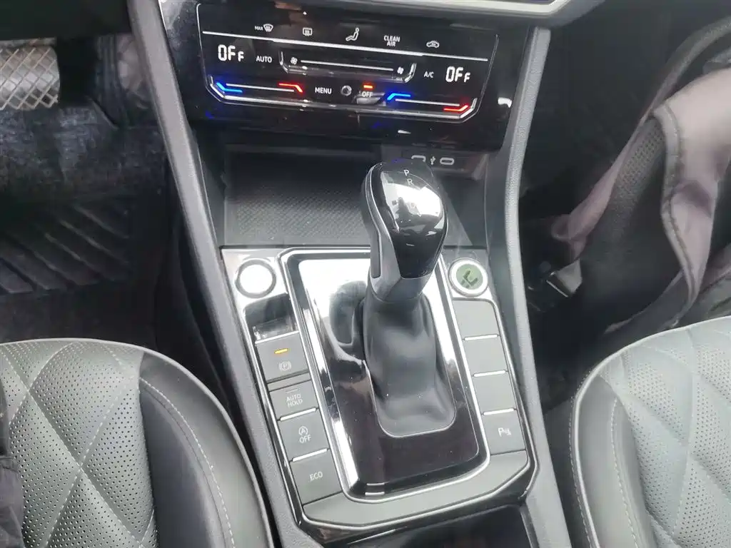 Volkswagen Sagitar 2023 Model Year 280TSI DSG Surpass Edition фото 10