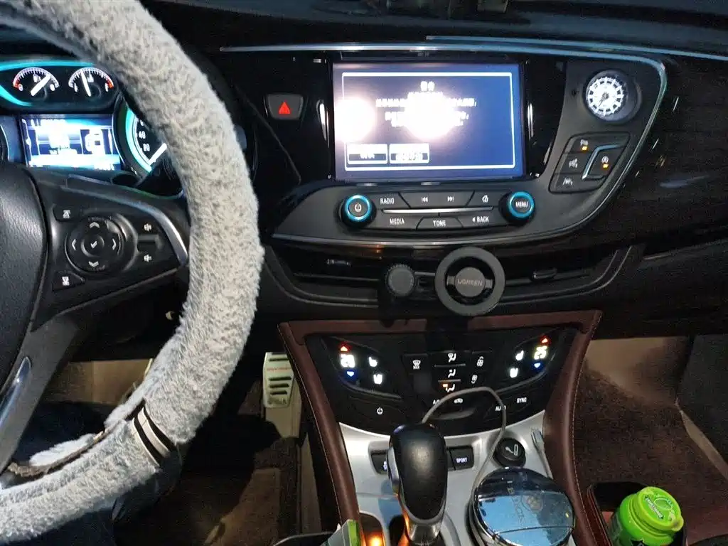 Buick Envision Plus 2017 28T AWD Luxury фото 6