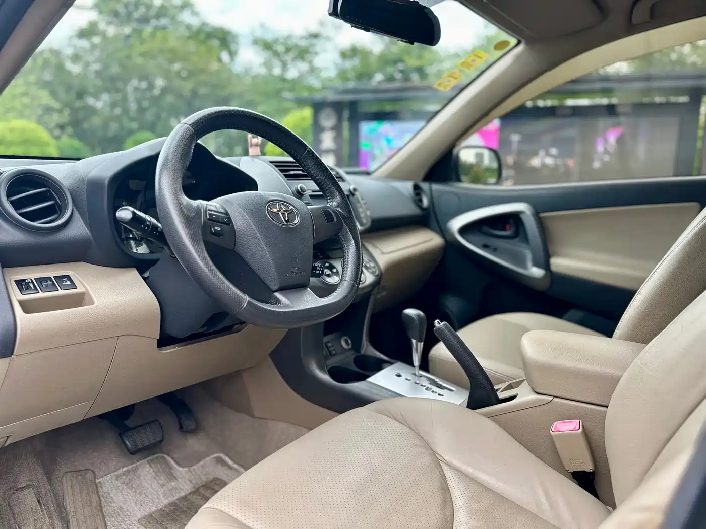 Фото 7 - Toyota RAV4 (Import)
