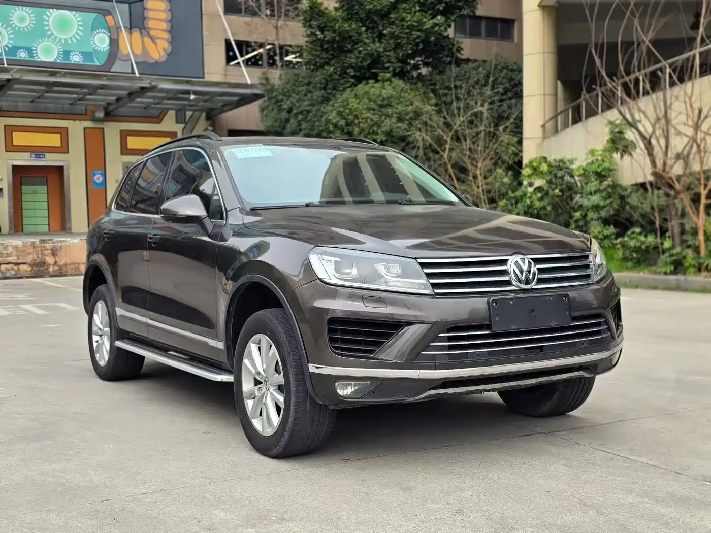 VOLKSWAGEN TOUAREG