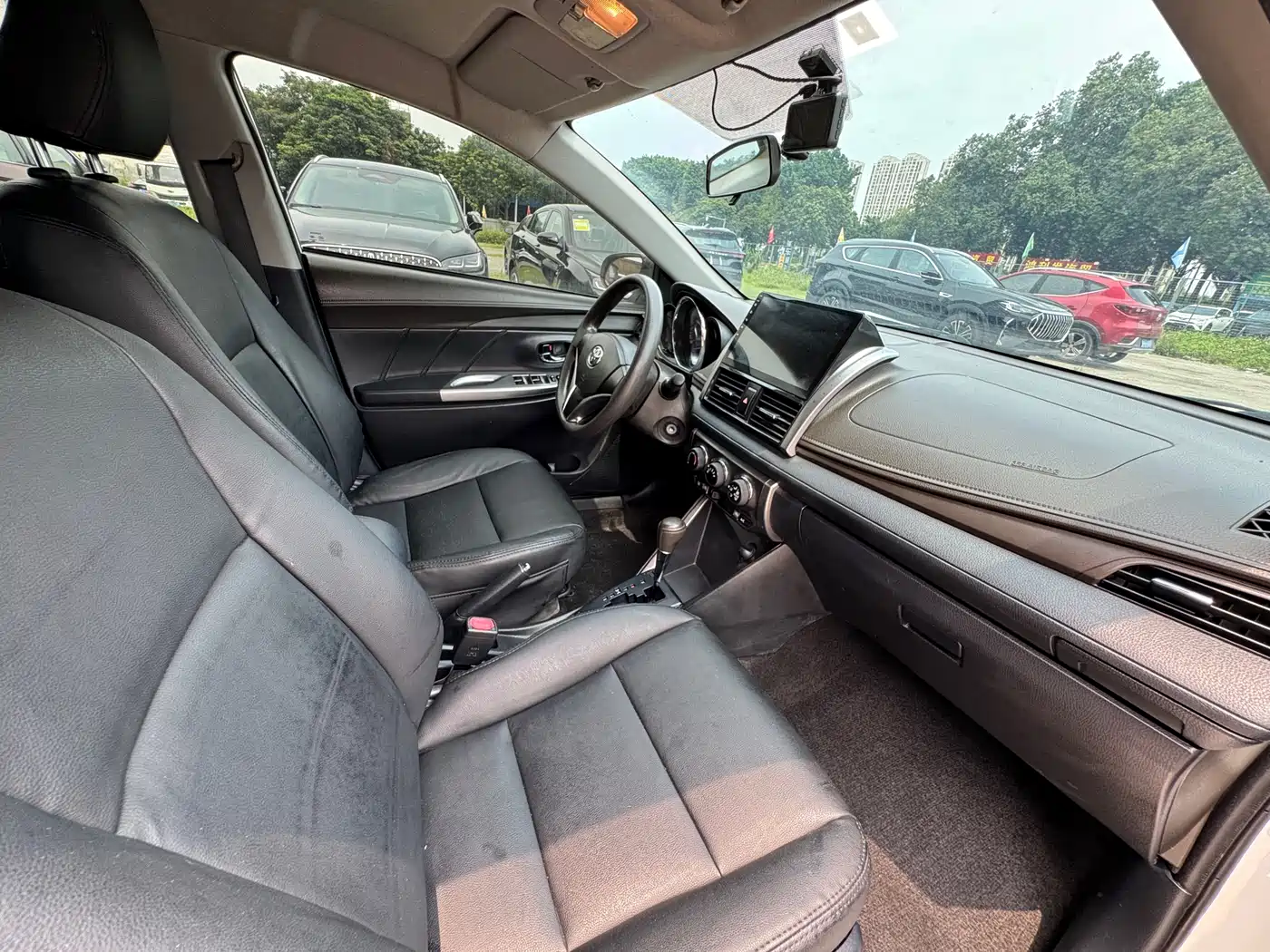 Toyota YARiS L Zhi Xuan 2015 1.5E Auto Charming Edition фото 9