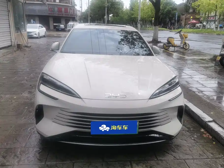 BYD Seal 2024 2024 Glory Edition DM-i 1.5L 121km Luxury