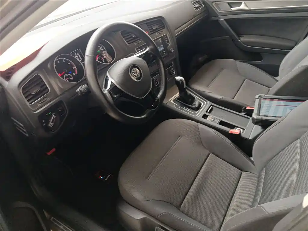 Volkswagen Golf 2016 1.6L Automatic Comfort фото 11