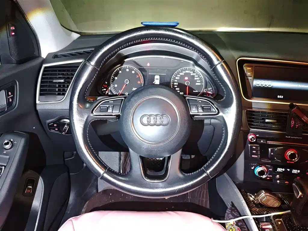 AUDI Q5